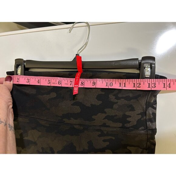 Spanx black camo leggings sz medium women’s athleisure sporty gym yoga - Picture 4 of 7